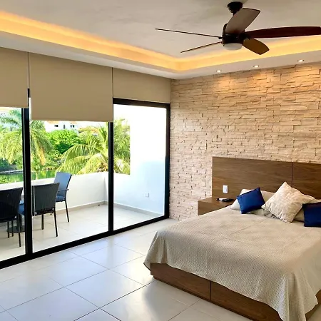 Luxury Holiday Apartment By The Lagoon